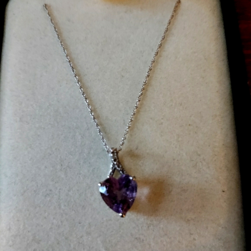 NIB Solid 10k Gold necklace
